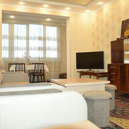 Massiv Apt エレバン エクステリア 写真